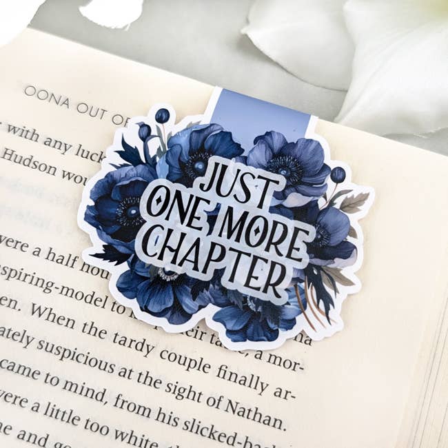 Magnetic Bookmark - Just One More Chapter - Navy floral